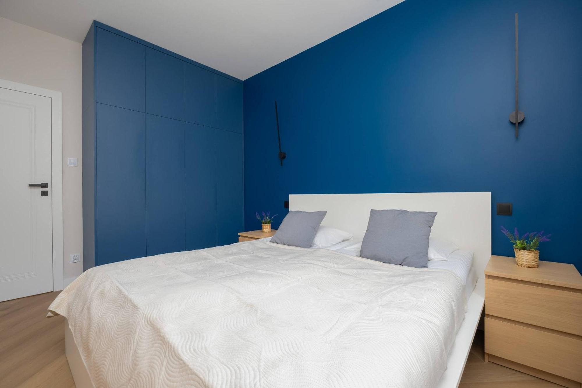 W Sercu Warszawy Biurko Do Pracy Zdalnej By Renters Apartment Warschau