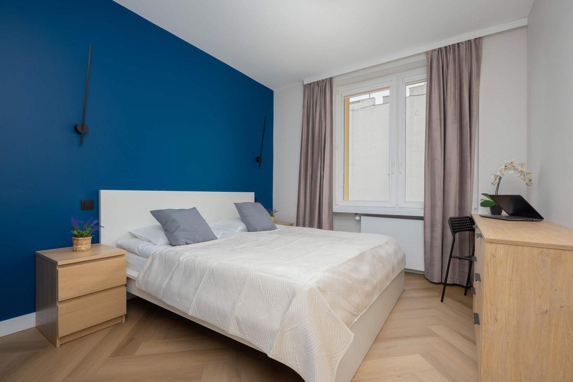 W Sercu Warszawy Biurko Do Pracy Zdalnej By Renters Apartment